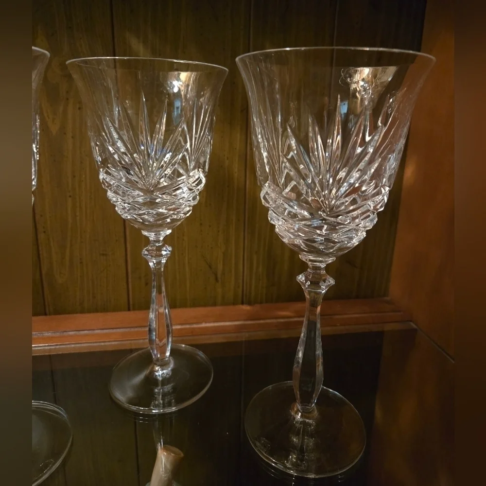 Noritake | Hampton Hall | Crystal Water Goblet Glasses | Set of 3 - Picture 5 of 9